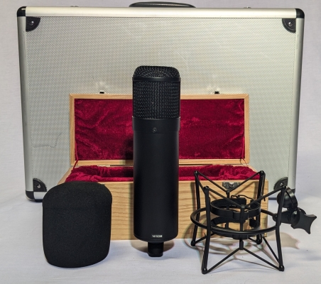 ART Pro Audio - Multi-Pattern Premium Tube Microphone Outfit 2